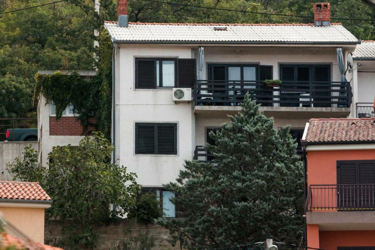 Lea Apartment *